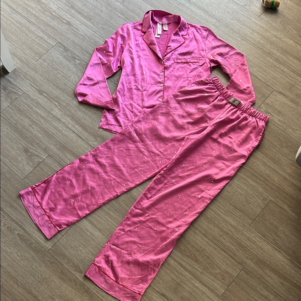 NWT Victoria’s Secret Glazed Satin Dewdrop Heart Pajama Set